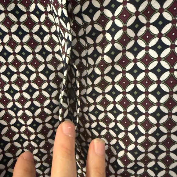 Talbots Petites LP Diamond‎ Geometric Print Red V-Neck Blouse Shirt Top Women - Picture 4 of 10